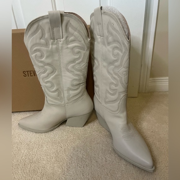 BNIB white Steve Madden Cowboy Boots - Picture 4 of 8